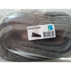 Brosse D'étanchéité Longueur 12 M Hauteur 20 Mm Mantion 63A20/1200