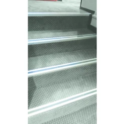 Nez De Marche Adhésif à Bord Sifflet - Alu Incolore Et Bande Noire -Magasin D'Outils Pour La Maison Élégant nez marche bordure noir